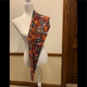 ⭐️NWOT Brightly Colored Floral Lularoe TC Leggings